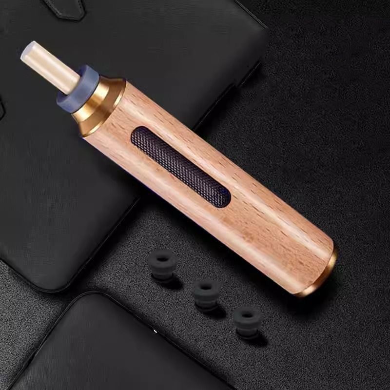 Car ashtray that doesn't drop ashes, in-car cigarette lighter, portable anti-ash cigarette holder, portable non-flicking car ashtray.