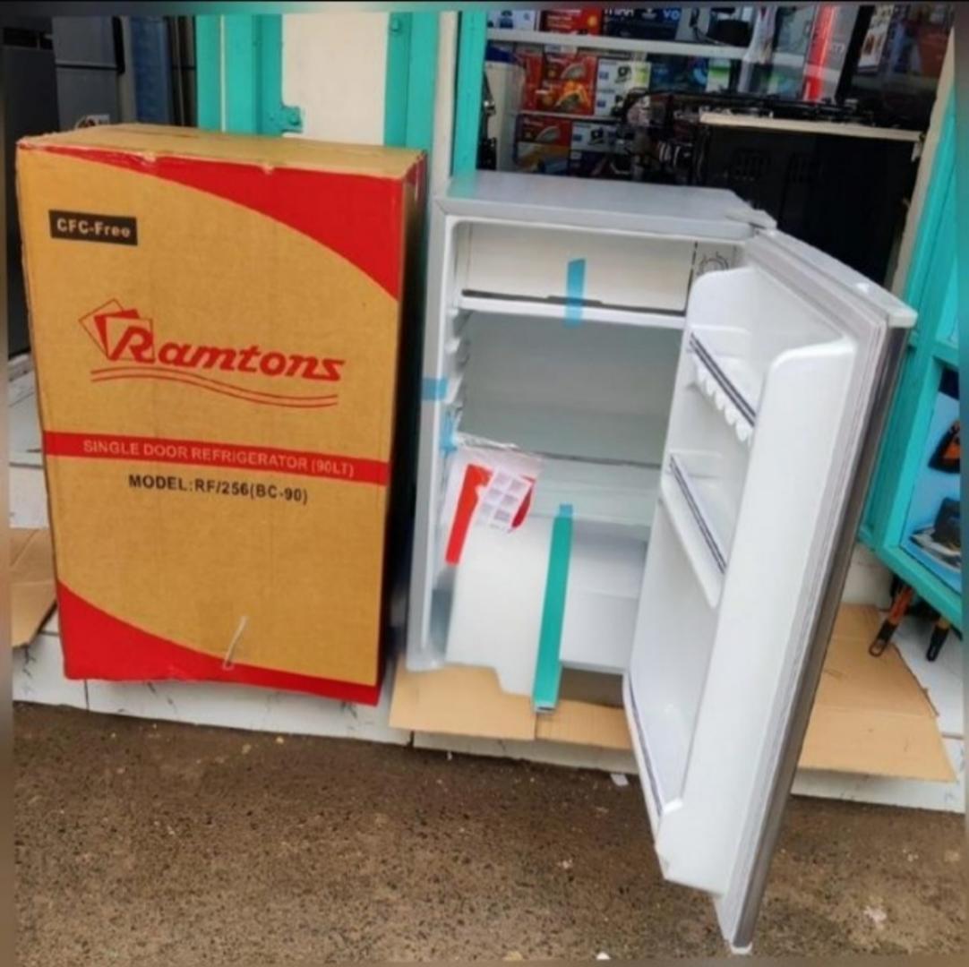 Ramtons RF/256 - 1 Door Refrigerator - 90L - Titan Silver