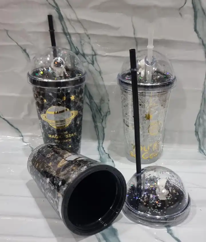 500ML ACRYLIC ASTRONAUT SMOOTHIE CUP DRINKING TUMBLER CUPS WITH LID AND STRAW, LOOK UP ASTRONAUT WATER BOTTLE FOR CHILDREN ADULTS, DOUBLE COVER INSULATED ACRYLIC REUSABLE, TRAVEL MUGS GIFT PARTY KIDS.