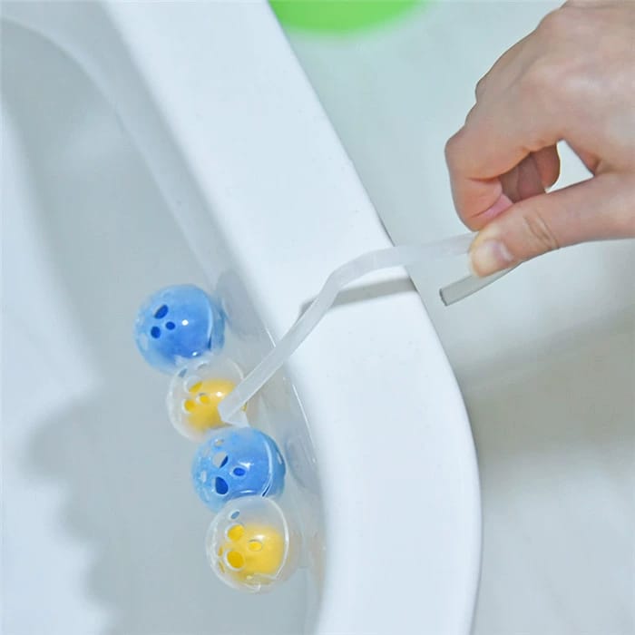 4 IN 1TOILET MAGIC CLEANING BALLS RIM HANGER TOILET BOWL CLEANER, HELPS TO CLEAN THE TOILET BOWL, ALSO AS AIR FRESHENER HAS A GREAT SCENT