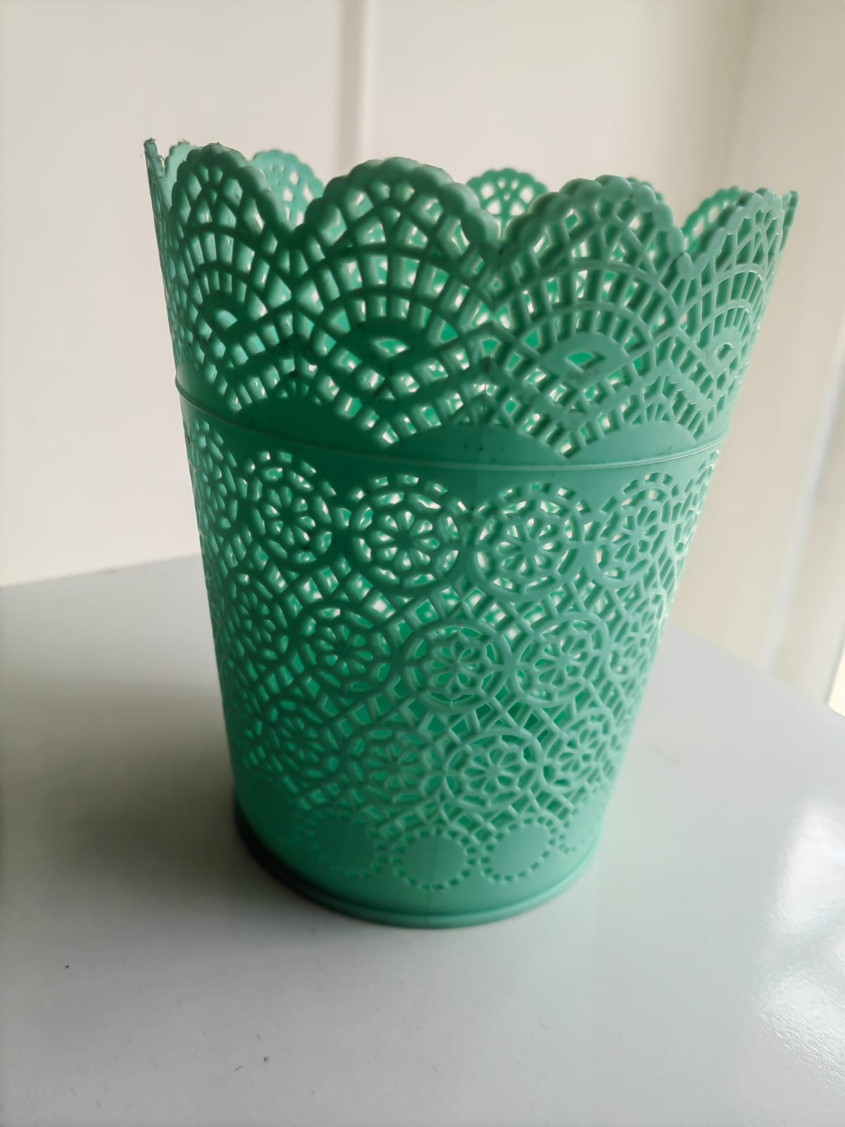 MAKEUP BRUSH HOLDER ORGANIZER - STORAGE CUP CONTAINERS FOR VANITY, DESK, COUNTERTOP, PEN HOLDER FOR DESK, ROUND CONTAINER WHITE PINK LIGHT GREEN AND DARK GREEN