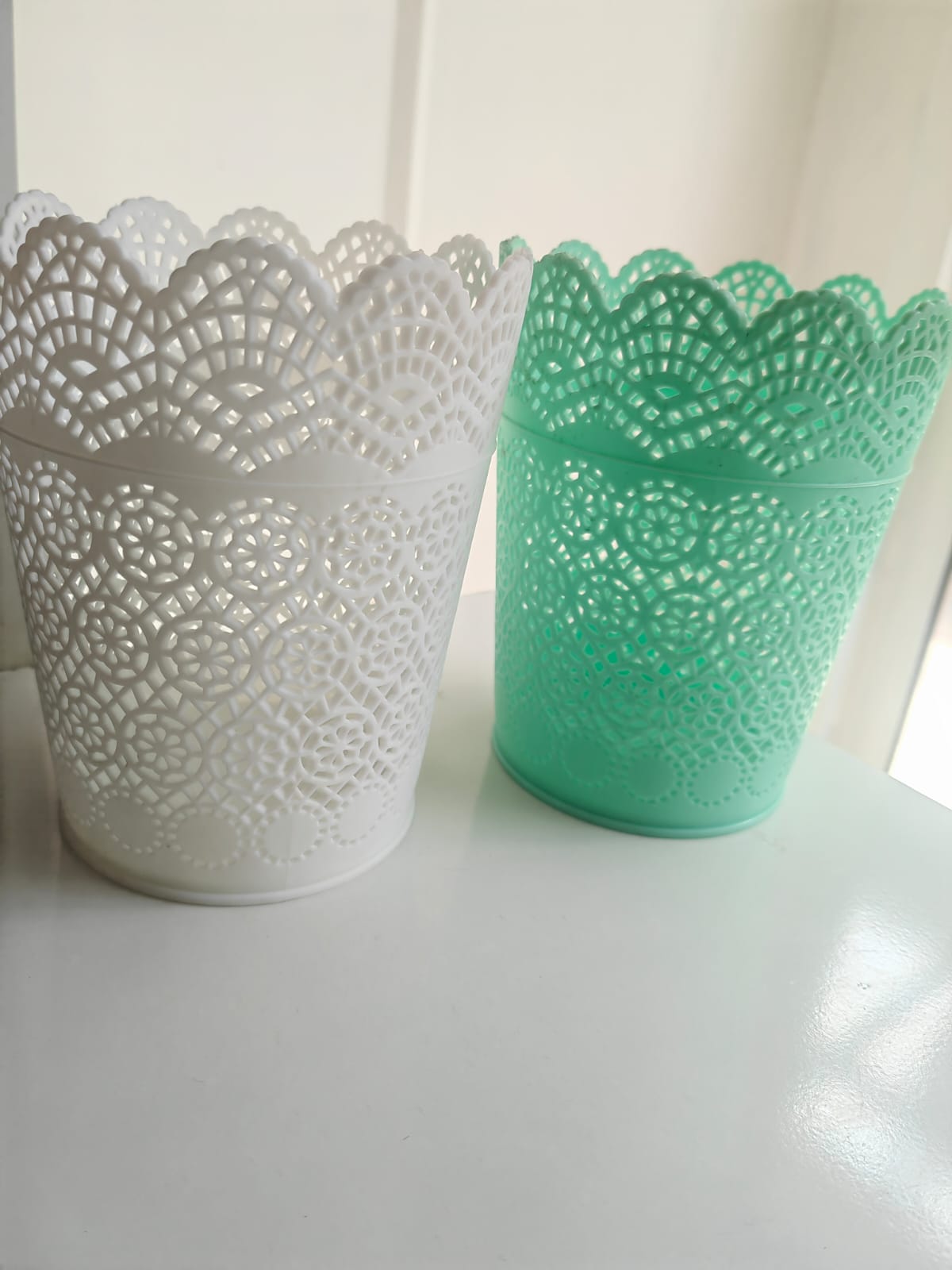 MAKEUP BRUSH HOLDER ORGANIZER - STORAGE CUP CONTAINERS FOR VANITY, DESK, COUNTERTOP, PEN HOLDER FOR DESK, ROUND CONTAINER WHITE PINK LIGHT GREEN AND DARK GREEN