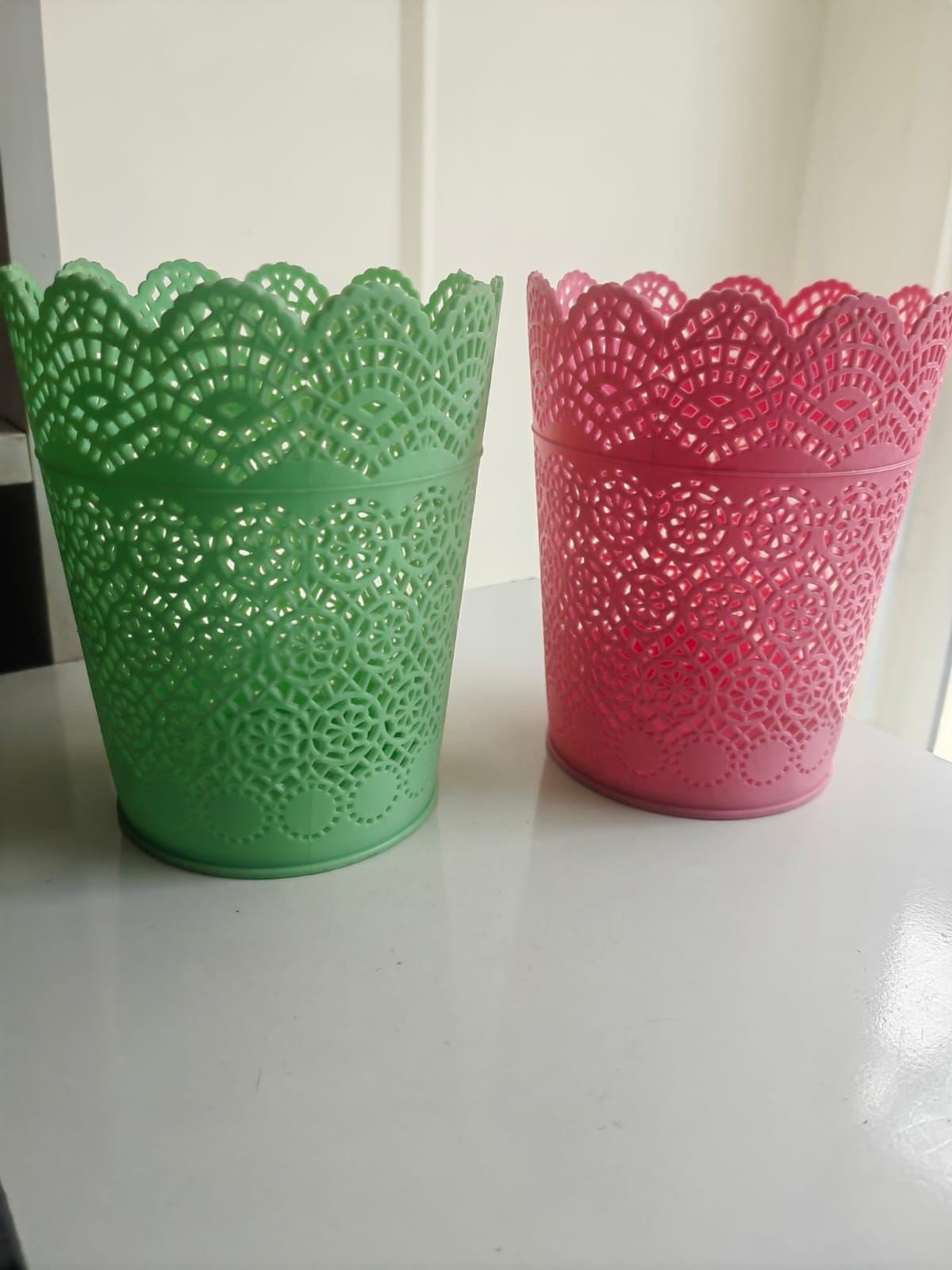 MAKEUP BRUSH HOLDER ORGANIZER - STORAGE CUP CONTAINERS FOR VANITY, DESK, COUNTERTOP, PEN HOLDER FOR DESK, ROUND CONTAINER WHITE PINK LIGHT GREEN AND DARK GREEN