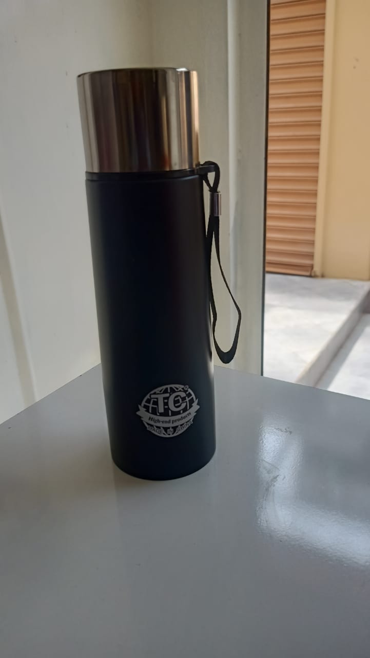 TC STAINLESS STEEL VACCUM FLASK BOTTLE CAN BE USED FOR TEA MILK WATER MAKING IT SIMPLE FOR YOUR TRAVEL GREAT ADDITION TO YOUR KITCHEN