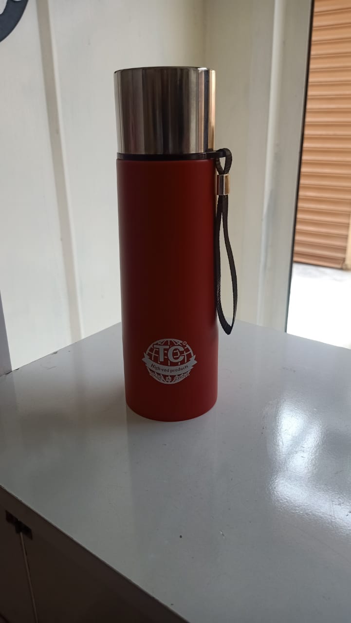 TC STAINLESS STEEL VACCUM FLASK BOTTLE CAN BE USED FOR TEA MILK WATER MAKING IT SIMPLE FOR YOUR TRAVEL GREAT ADDITION TO YOUR KITCHEN
