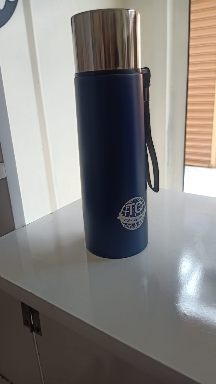 TC STAINLESS STEEL VACCUM FLASK BOTTLE CAN BE USED FOR TEA MILK WATER MAKING IT SIMPLE FOR YOUR TRAVEL GREAT ADDITION TO YOUR KITCHEN