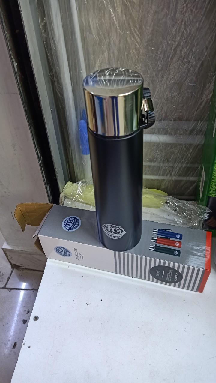 600ML TC STAINLESS STEEL VACCUM FLASK BOTTLE CAN BE USED FOR TEA MILK WATER MAKING IT SIMPLE FOR YOUR TRAVEL GREAT ADDITION TO YOUR KITCHEN