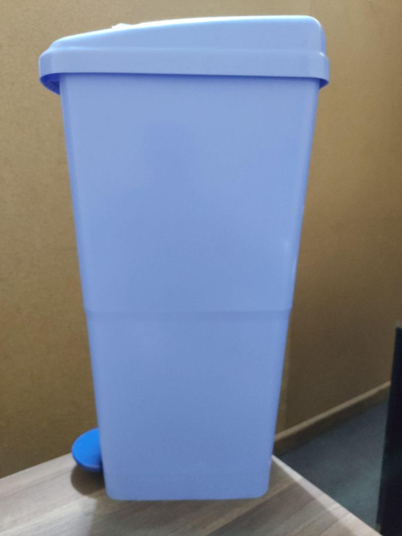 SANITARY BINS- SKY BLUE 18Litres