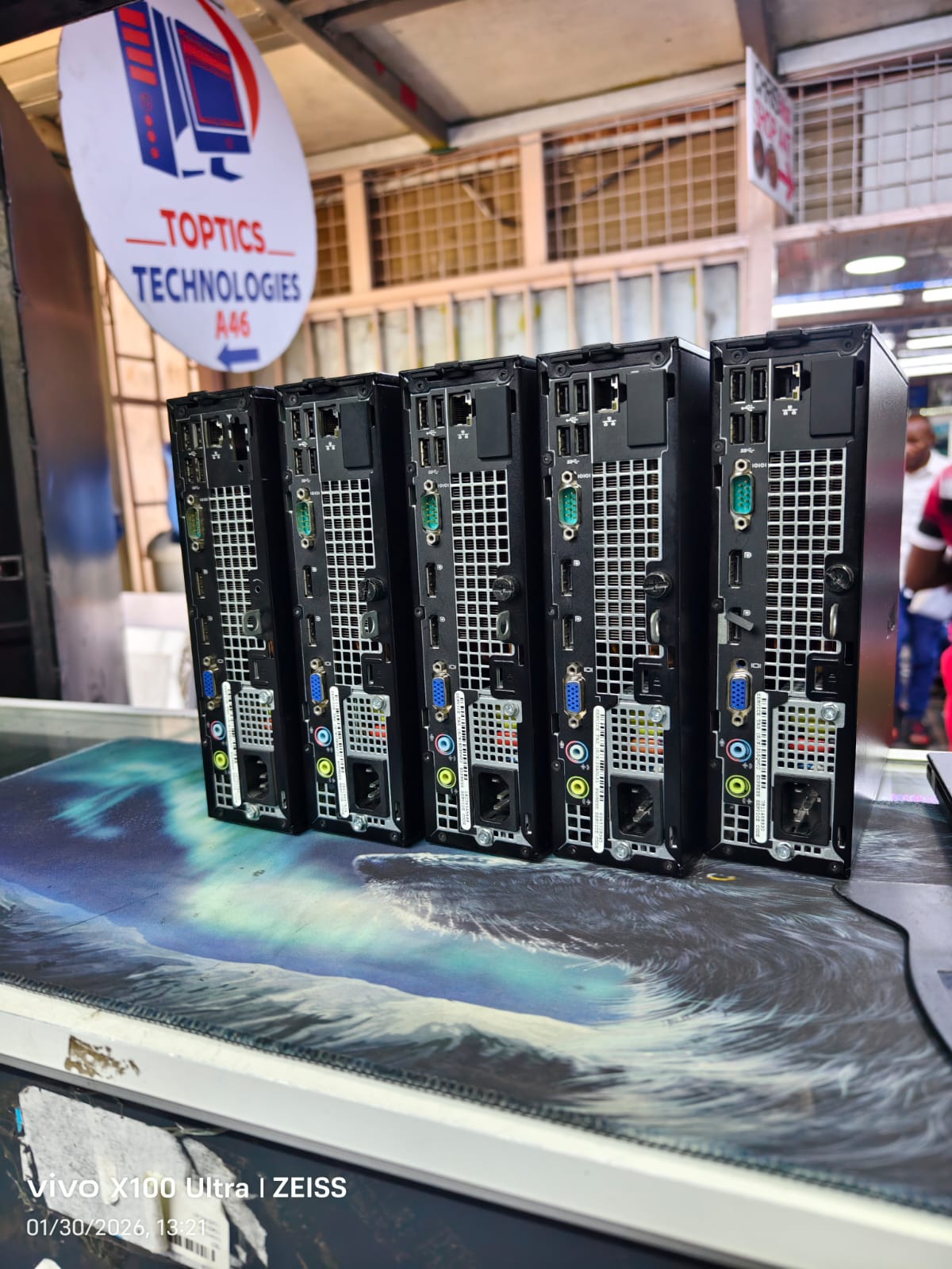 ( FULL SET with 17.5'' monitor ) Refurbished Dell OptiPlex 790/7010/3010 SFF Desktop Computer PC Intel Quad-Core i3 - 2400 3.4GHz, 4GB DDR3 500GB HDD HDMI DVD Windows 10 Pro 64-bit