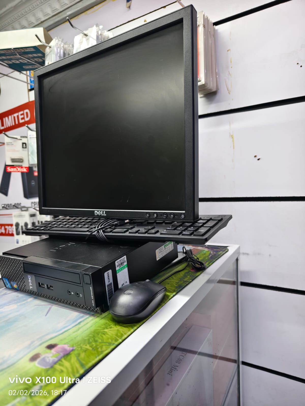 ( FULL SET with 17.5'' monitor ) Refurbished Dell OptiPlex 790/7010/3010 SFF Desktop Computer PC Intel Quad-Core i3 - 2400 3.4GHz, 4GB DDR3 500GB HDD HDMI DVD Windows 10 Pro 64-bit