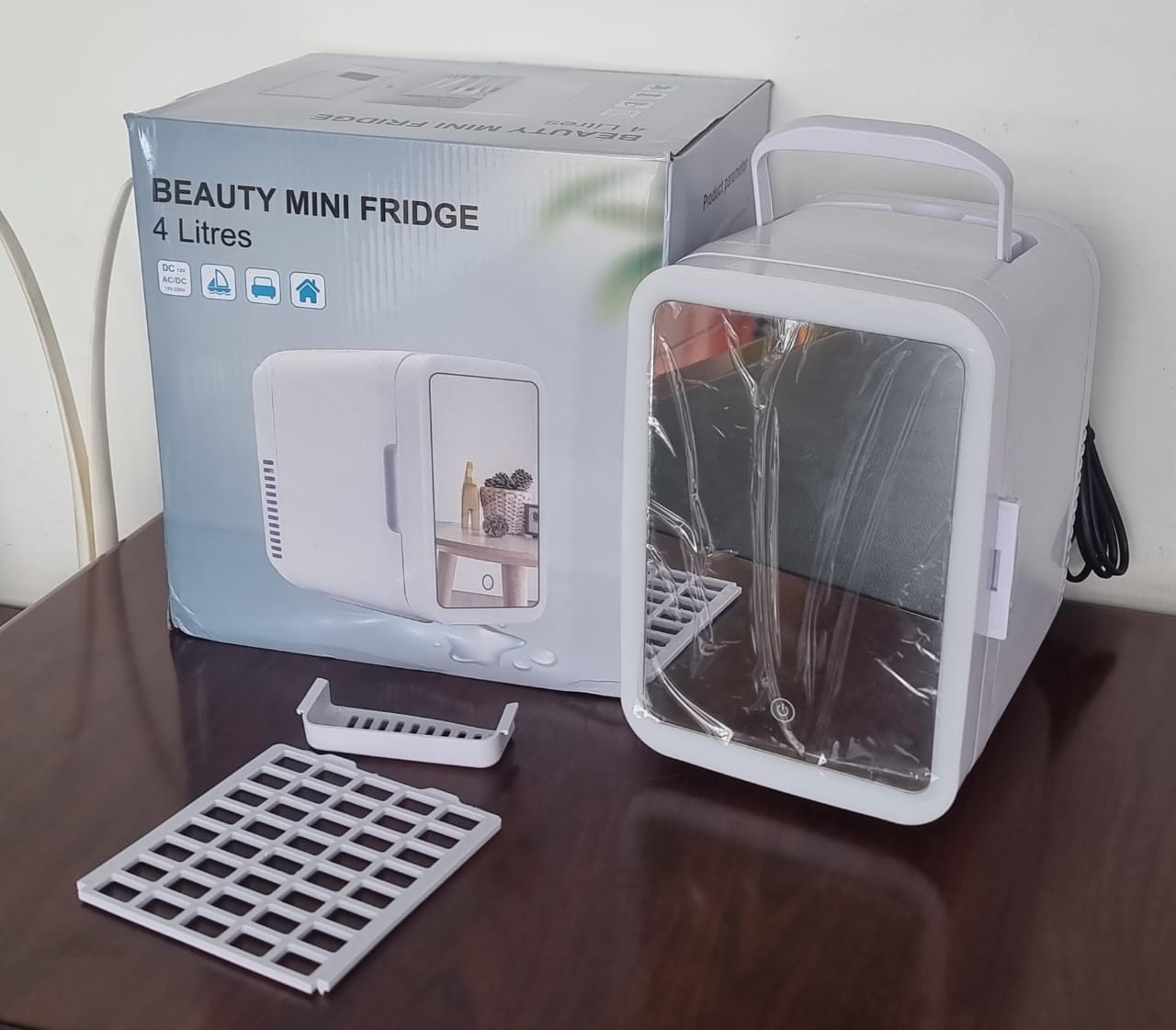 🔥 4L Portable Beauty Mini Fridge with Mirror – Dual Power for Car & Home – Skincare, Makeup & Drinks Cooler! 🔥
