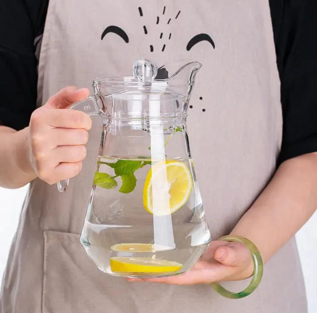 Price drop 📌📌6 pc long Diamond Glasses & CLASSIC WATER JUG ▪ Capacity: 1.3 litres▪ Material: glass
