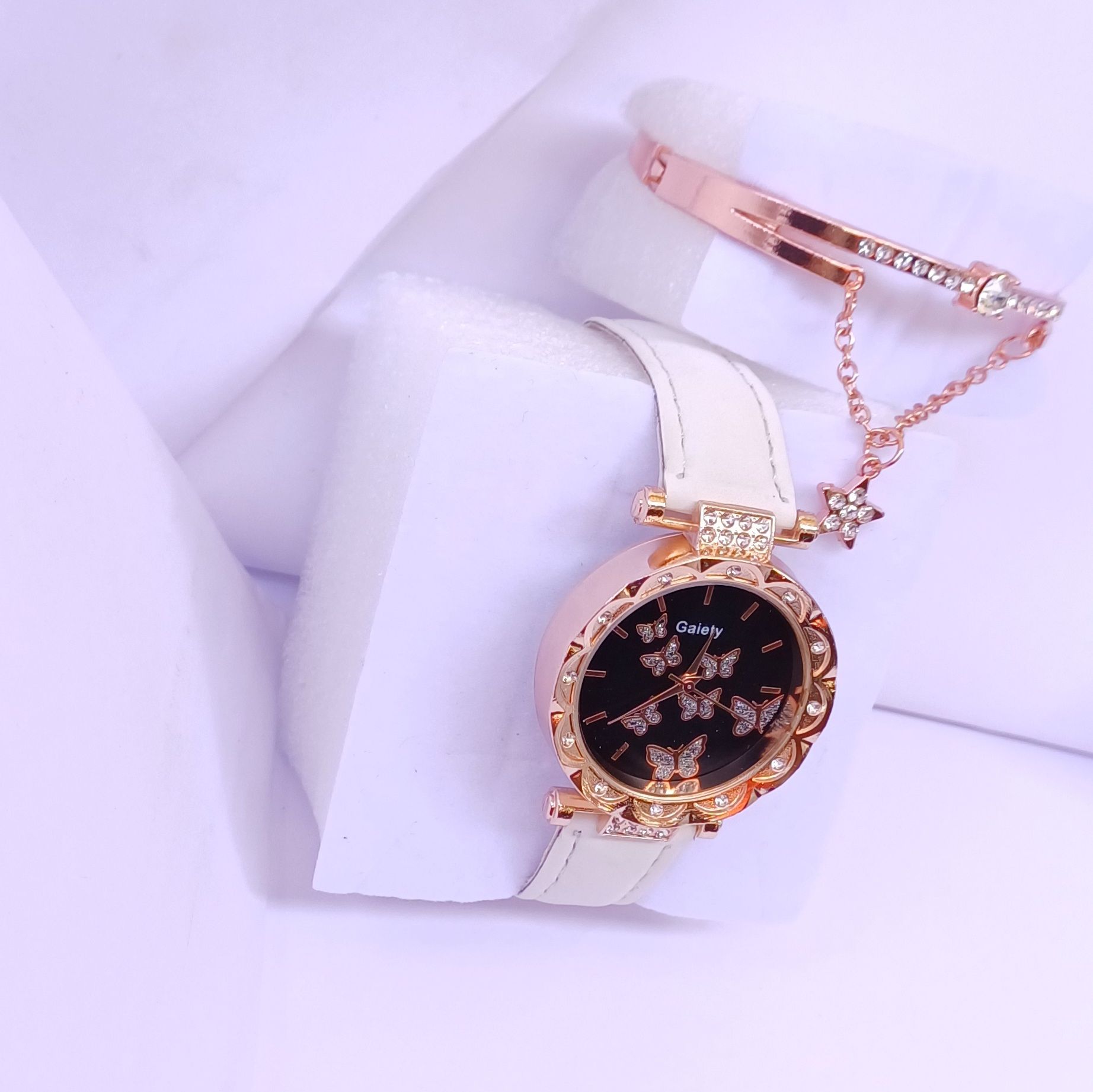 Luxury Women Quartz Watches Bracelet Set For Ladies Lady Watch Wristwatches Female Watches Wrist Watch Fashion Iced Watches Gift