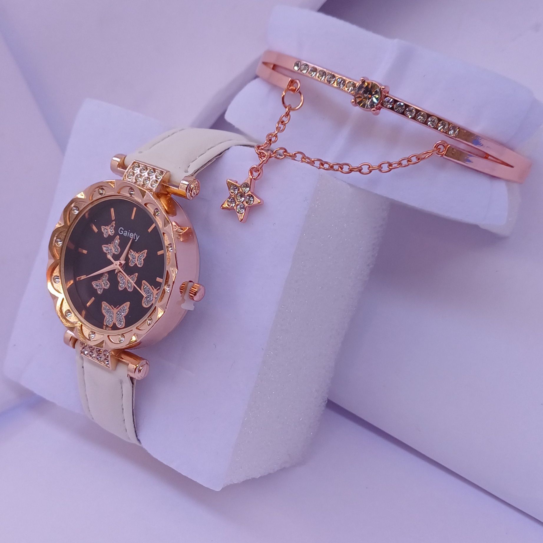 Luxury Women Quartz Watches Bracelet Set For Ladies Lady Watch Wristwatches Female Watches Wrist Watch Fashion Iced Watches Gift