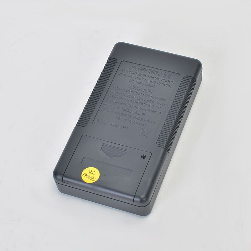 Digital multimeter DT830B