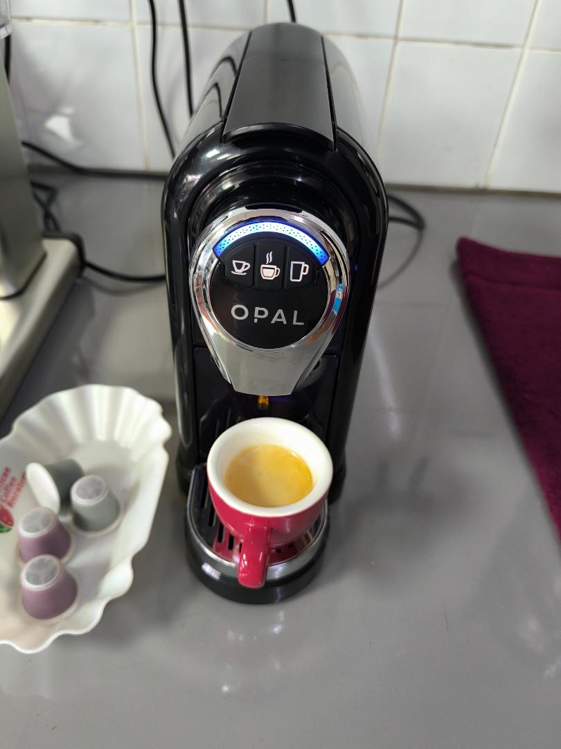 Brand New Opal Nespresso Compatible
Coffee Machine. Model No. OPALO1. 220-240V~50Hz/60Hz 1260W.
Batch No.0227