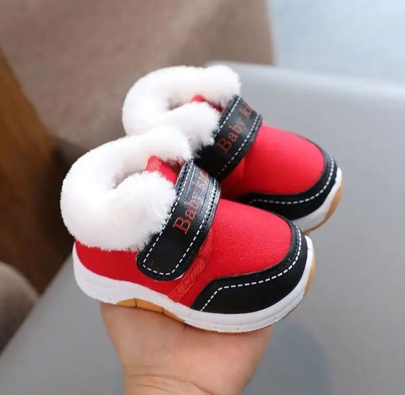 Baby Plush Baby Shoes Indoor cotton shoes for autumn and winter warmth Classic Floor Boots