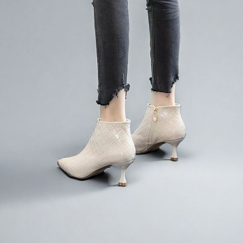 Fashion and sexy ankle boots, women's high heels, autumn and winter thin heels, rivet boots, pointed fashion short boots