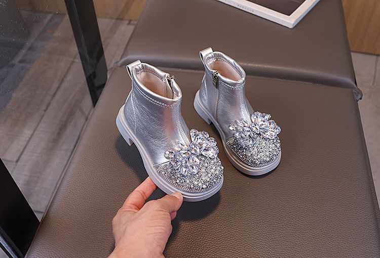 2025Korean Version Soft-Soled Princess Boots Big Children New Year Baby Girl Single Boots Patent Leather Upper Material Autumn