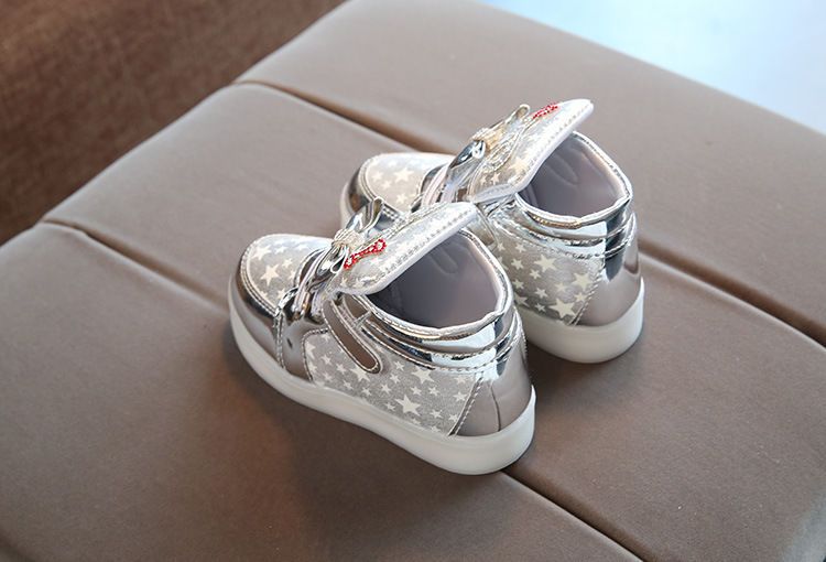 Korean version of breathable magic flashing light small and medium children shoes princes Shoes sports children's shoes