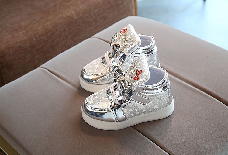 Korean version of breathable magic flashing light small and medium children shoes princes Shoes sports children's shoes