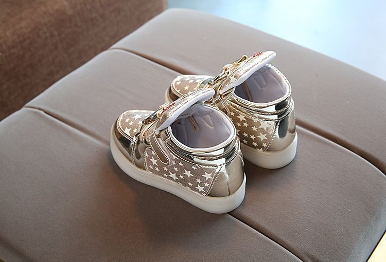 Korean version of breathable magic flashing light small and medium children shoes princes Shoes sports children's shoes