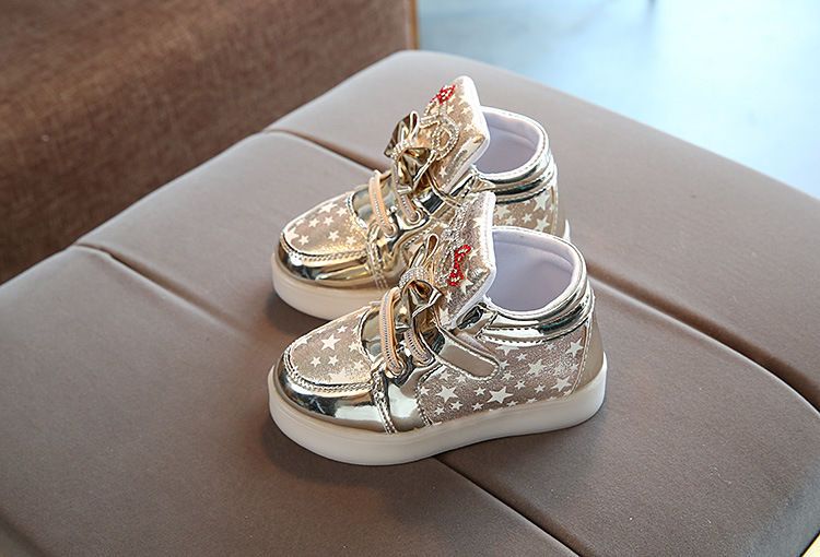 Korean version of breathable magic flashing light small and medium children shoes princes Shoes sports children's shoes