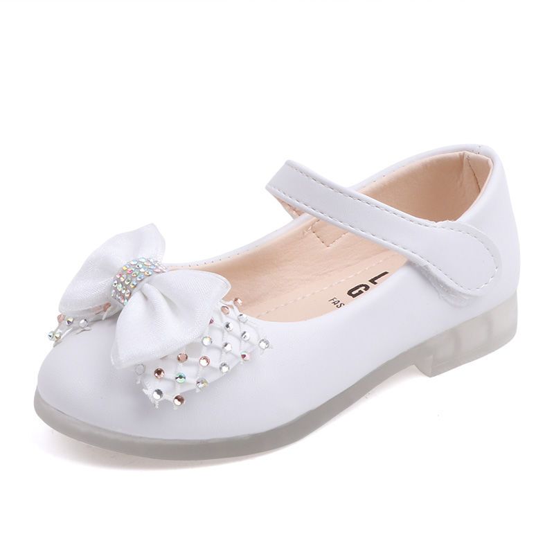 New Korean girl's princess shoes stylish crystal soft soles bright sliced bow dance shoes on trend