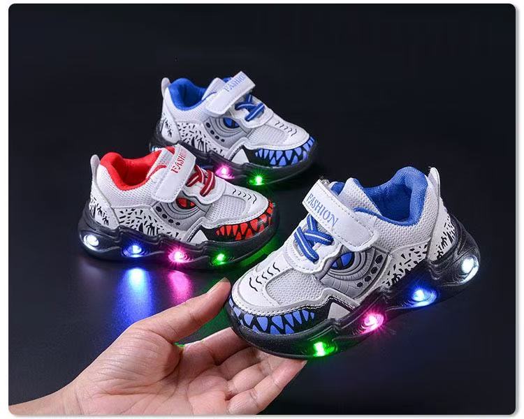 Spring and autumn new children's sports shoes leather surface LED luminous children's shoes sports casual shoes