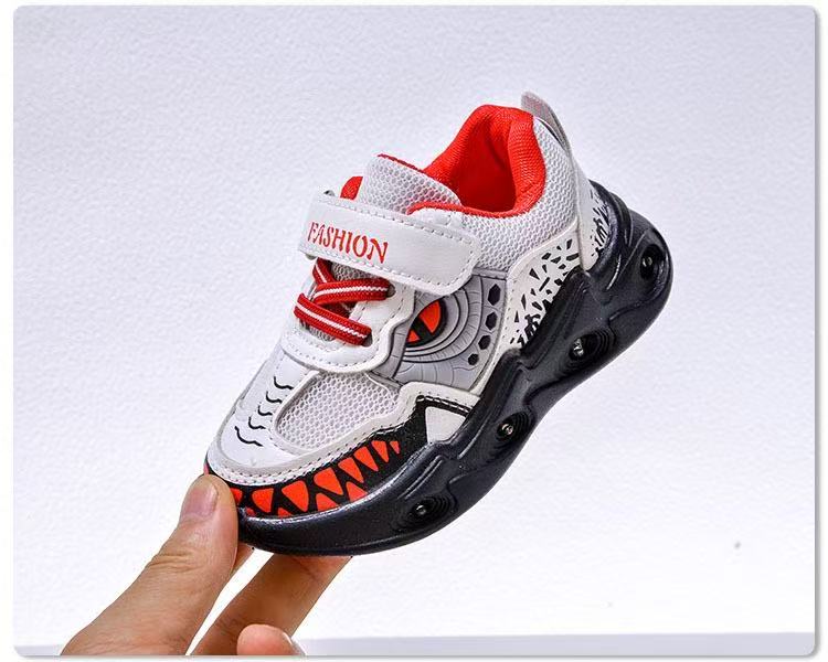 Spring and autumn new children's sports shoes leather surface LED luminous children's shoes sports casual shoes