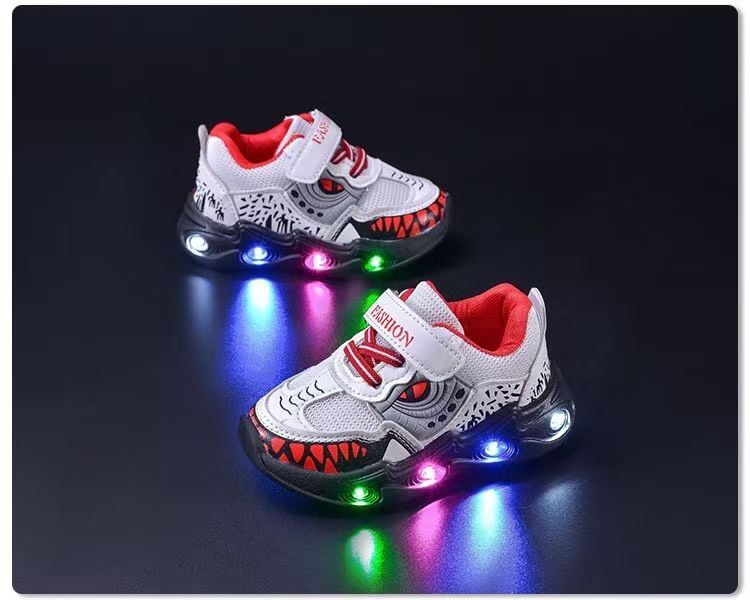 Spring and autumn new children's sports shoes leather surface LED luminous children's shoes sports casual shoes