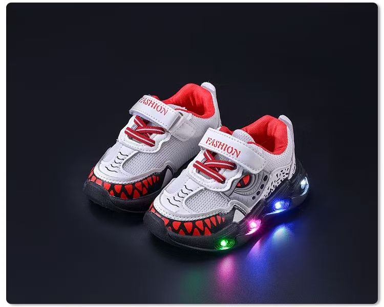 Spring and autumn new children's sports shoes leather surface LED luminous children's shoes sports casual shoes