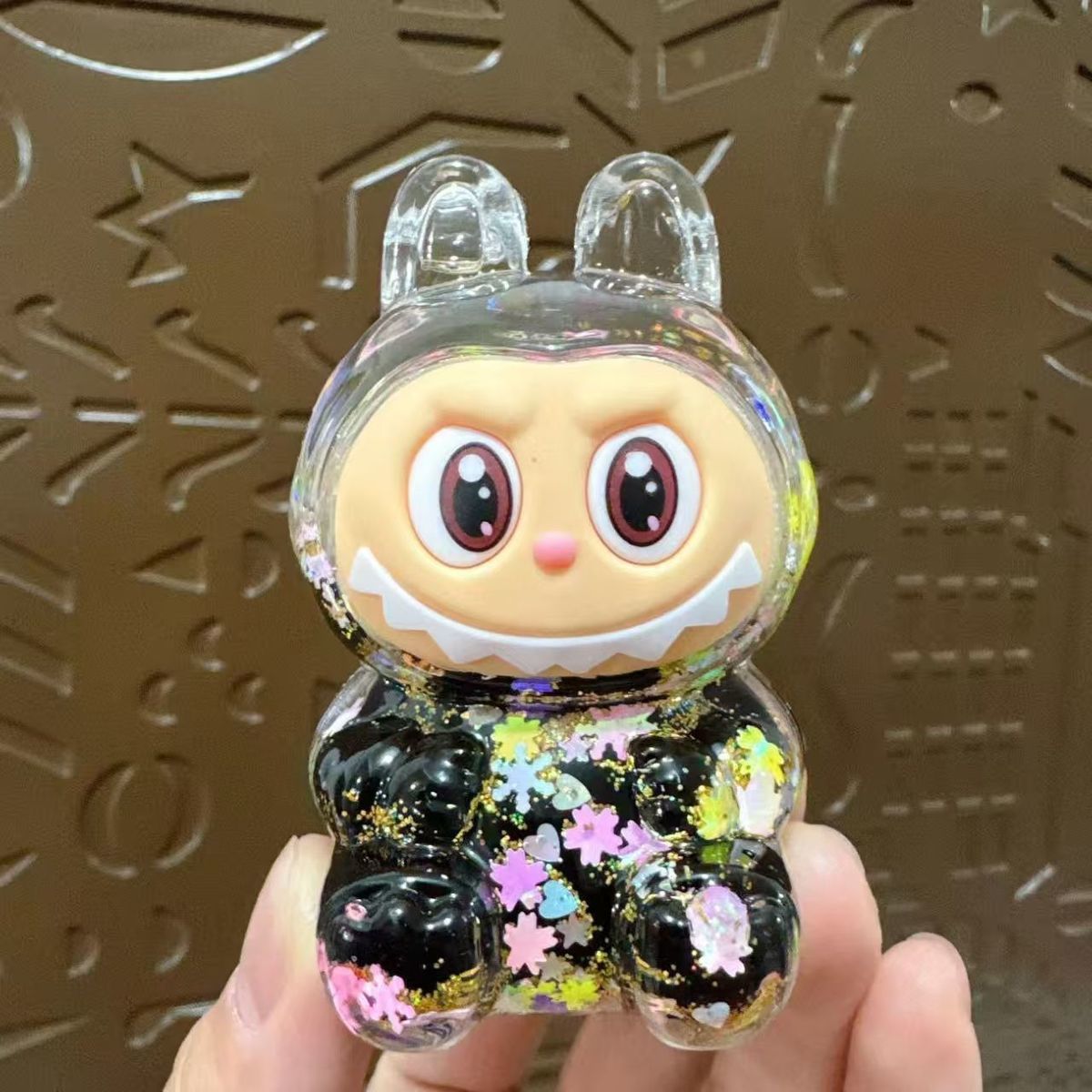 【 3300+people purchase within a week 】 New Labu Cute Oil Flowing Sand Flash Ornament Super Cute Explosive Flash Cartoon Gift Ornament Perfect for Girlfriend