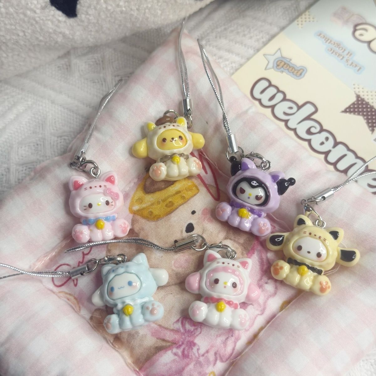 【 3.3w people repurchase 】 Get 6 new cute Sanrio KT mobile phone chains, keychains, sweet girl phone ropes, cartoon couple ornaments at once