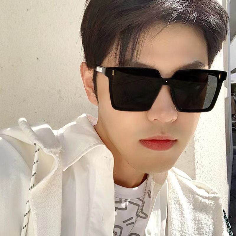 Fashion trend: Rice nail sunglasses, UV protection, male and female couple glasses, personality, one-piece large frame, square frame sunglasses