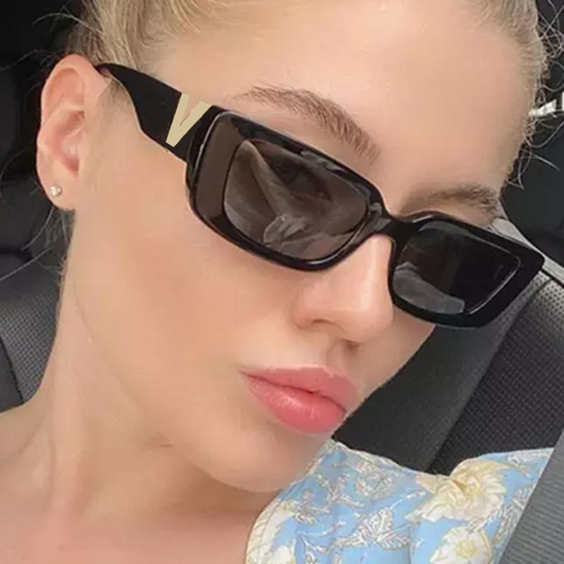 Popular fashion V-shaped square small-frame sunglasses with a sense of luxury European and American style Internet celebrities with the same trend retro sunglasses