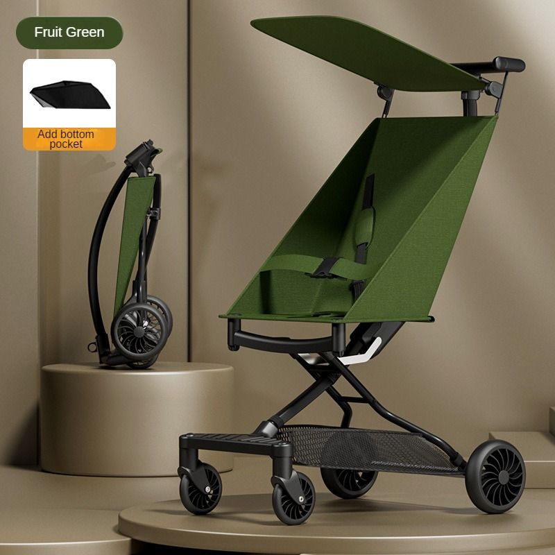 A comfortable, lightweight and foldable baby stroller for planes, suitable for children aged 6 months to 3 years. It can rotate in both directions with a sunshade and the pull bar is adjustable.