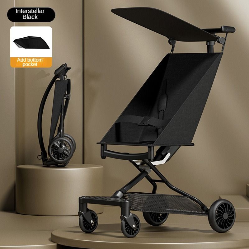 A comfortable, lightweight and foldable baby stroller for planes, suitable for children aged 6 months to 3 years. It can rotate in both directions with a sunshade and the pull bar is adjustable.