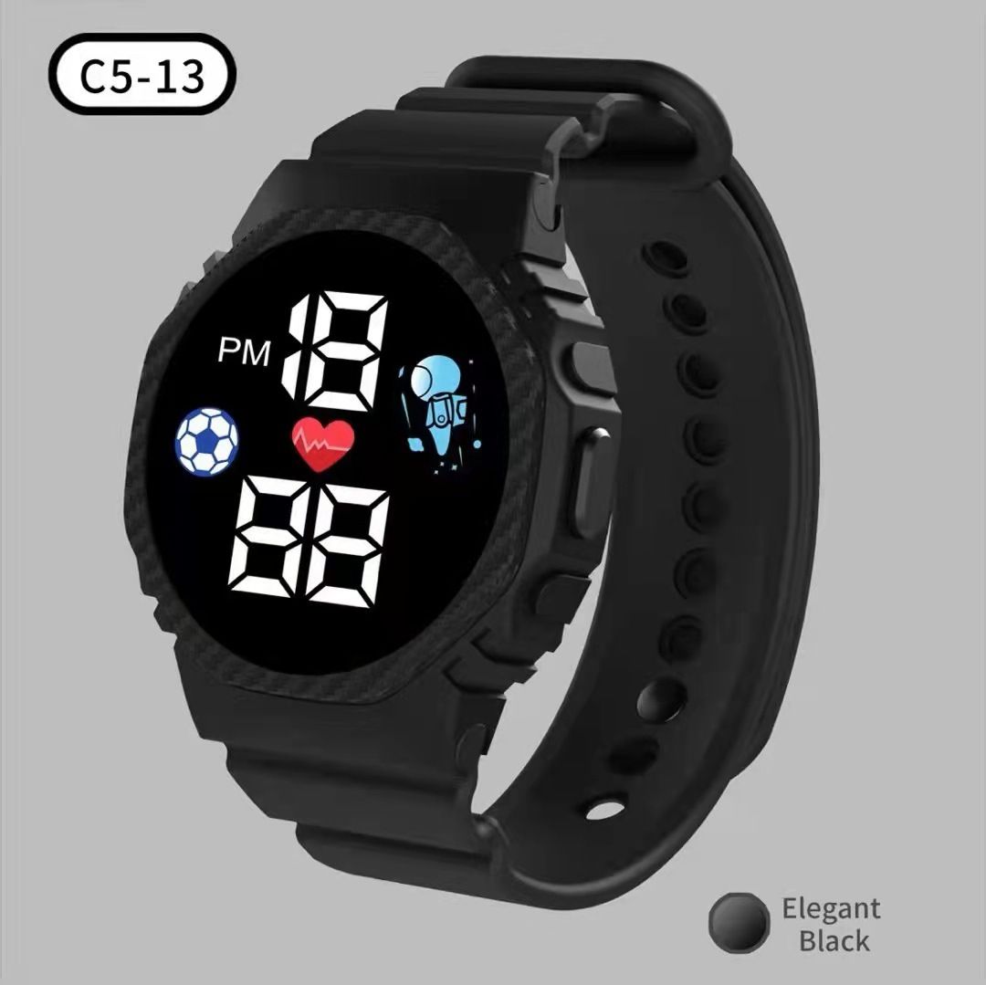 The LED electronic football watch that is the favorite of football enthusiasts, and the exquisite electronic watch with the astronaut LOGO that children and students love