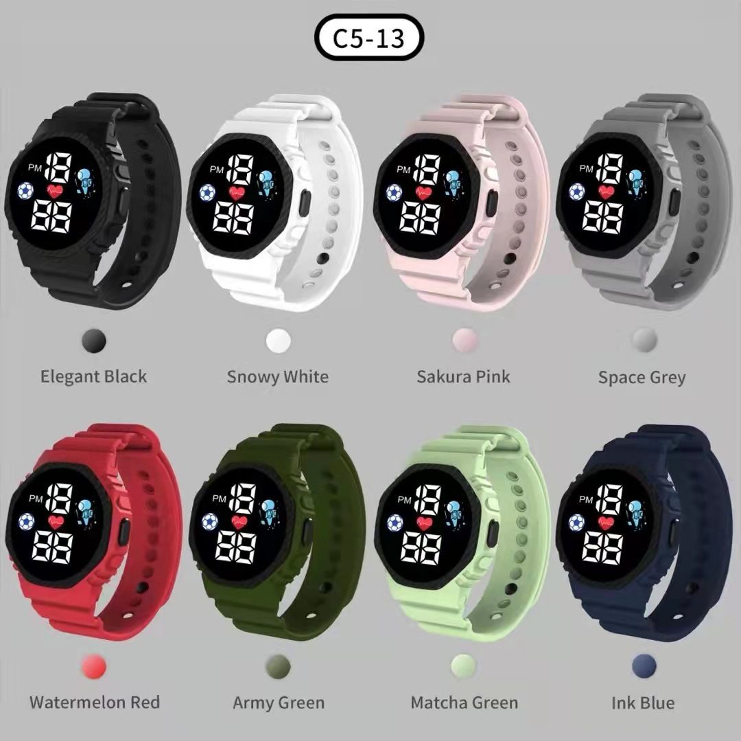 The LED electronic football watch that is the favorite of football enthusiasts, and the exquisite electronic watch with the astronaut LOGO that children and students love