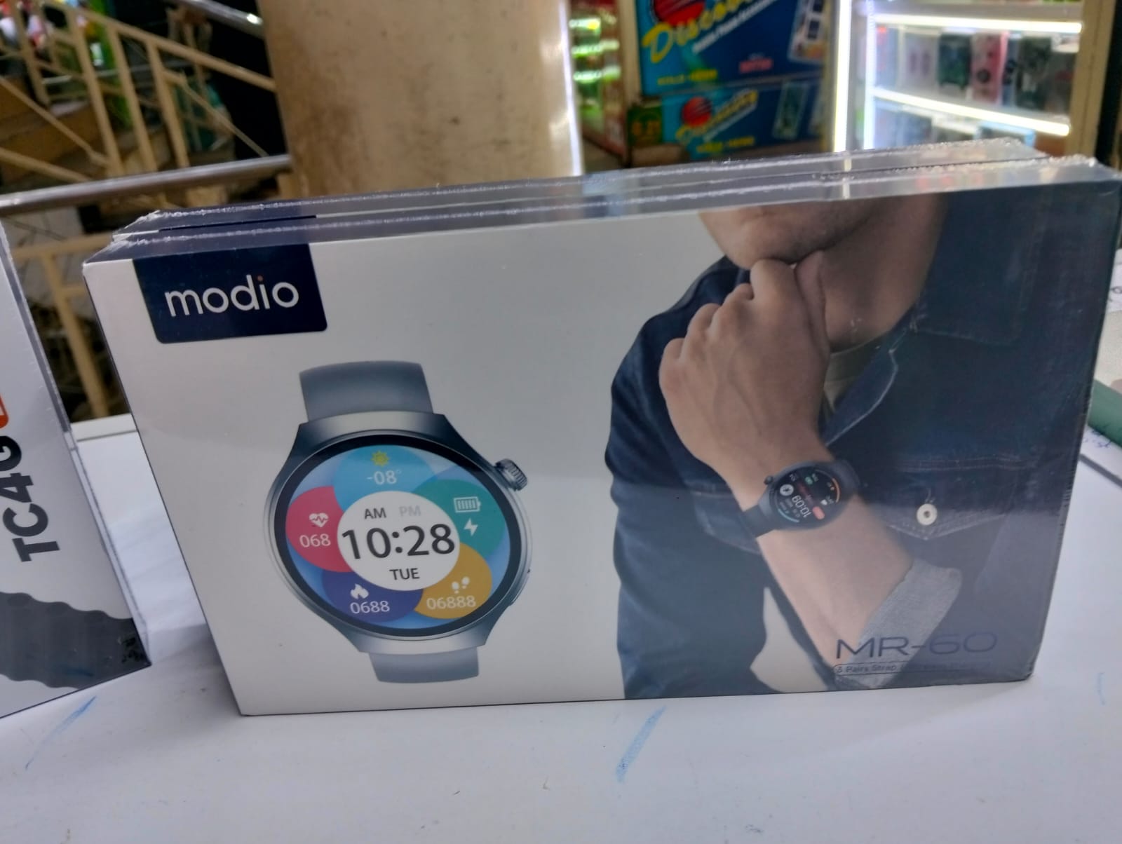 SMART WATCH MR 60, CURVED DISPLAY DESIGN 2.5D WITH WIRELESS CHARGER AND 3 PAIRS STRAP, STYLISH DESIGN, FOR MEN & WOMEN