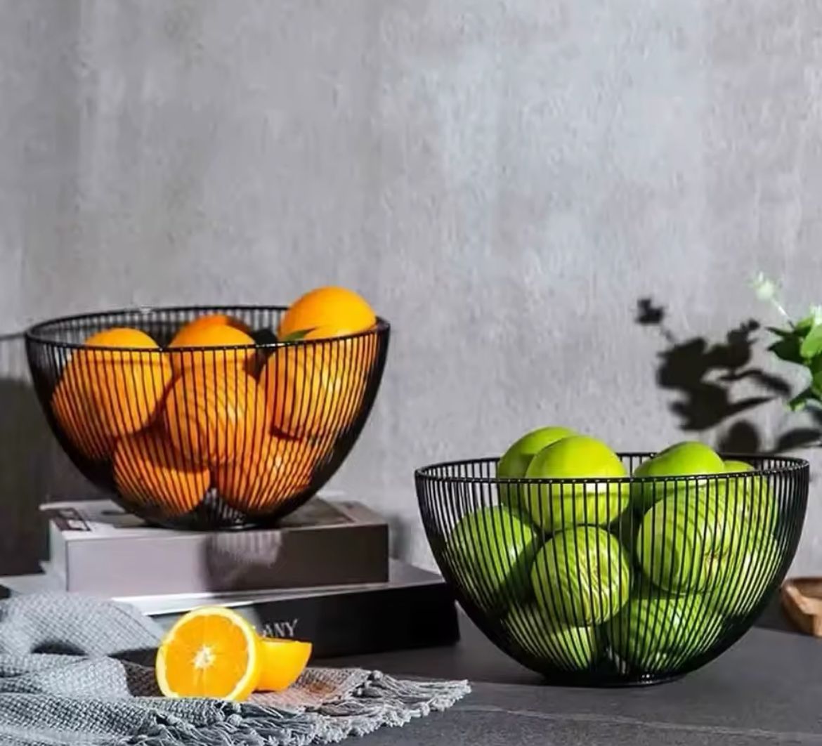 Metal Wire Fruit Basket, Large Round Storage Baskets for Bread, Fruit, Snacks, Candy, Households Items. Fashion Fruit Bowl Decorate Living Room, Kitchen, Countertop (Black)