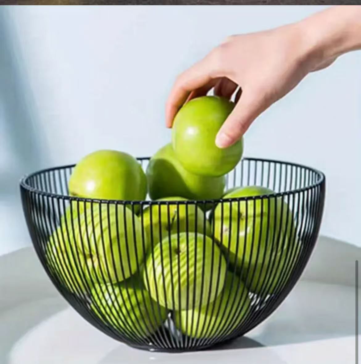 Metal Wire Fruit Basket, Large Round Storage Baskets for Bread, Fruit, Snacks, Candy, Households Items. Fashion Fruit Bowl Decorate Living Room, Kitchen, Countertop (Black)