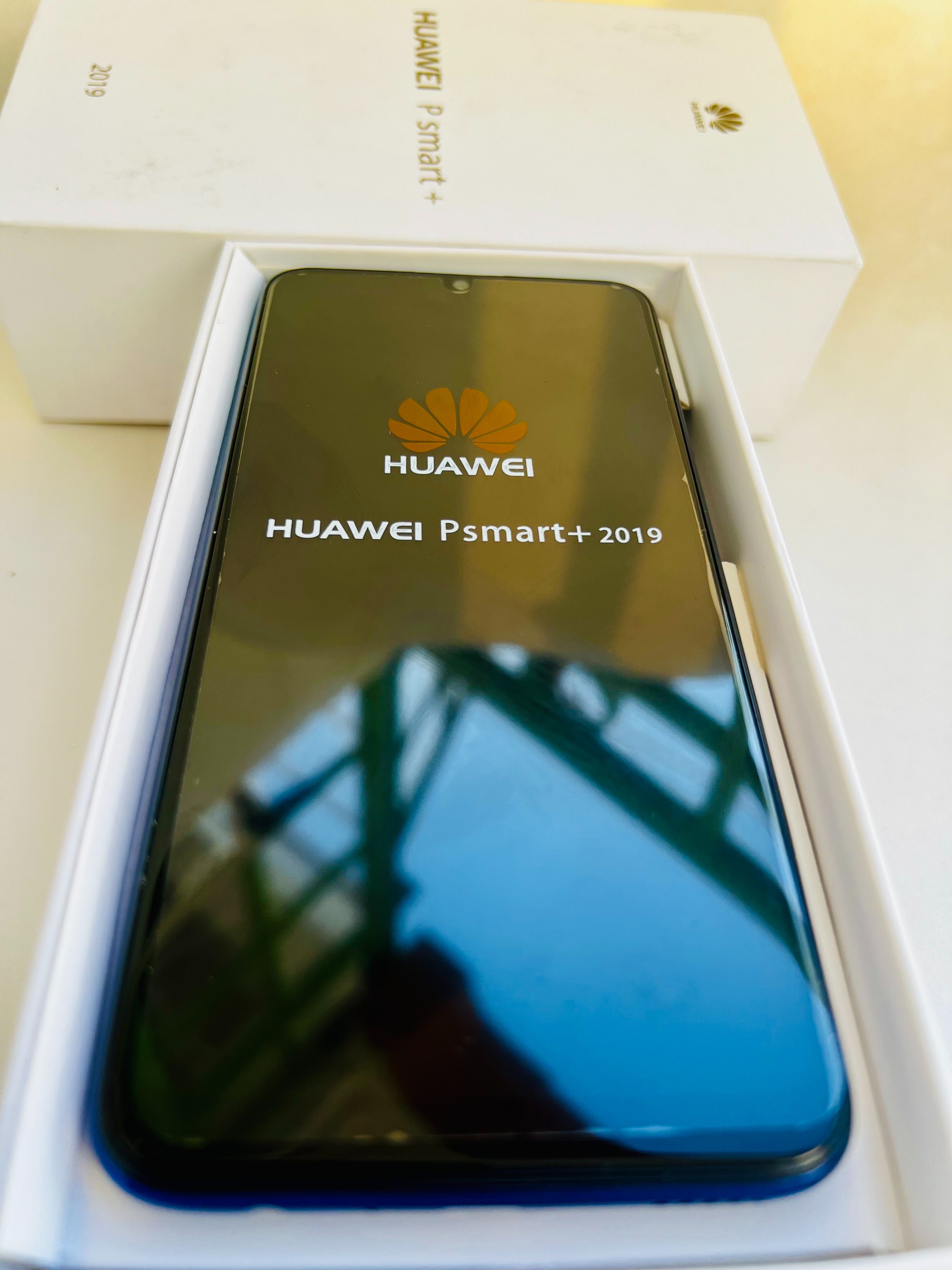 Refurbished Huawei P Smart+ 2019 6.2" FHD 128GB ROM + 4GB RAM (Dual SIM) 128GB Storage Smartphone Phone
