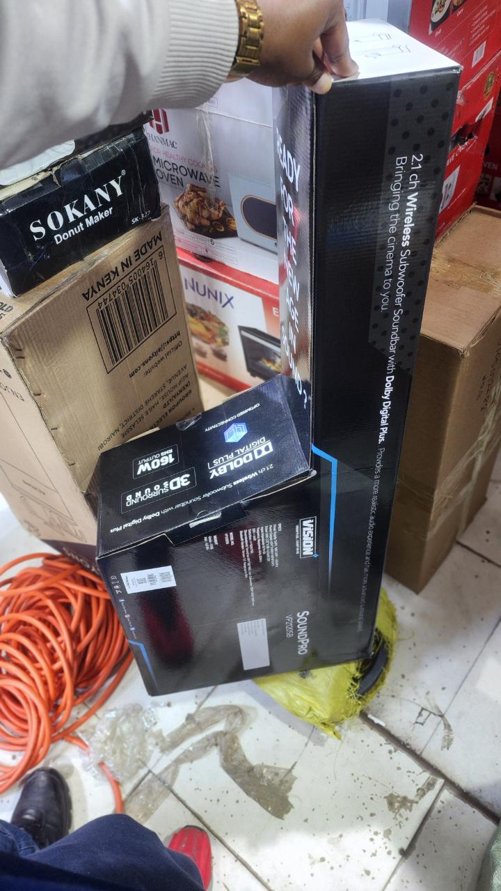 CLEARANCE SALE !!!! Vision Plus 2.1 CH SOUND BAR MODEL:VP2120SB Vision Plus VP2120SB Sound Pro 160 Watt USB/SD/BT/HDMI/Line In/TV in DSP technology Dolby digital plus Surround Sound 4 Pre-set EQ