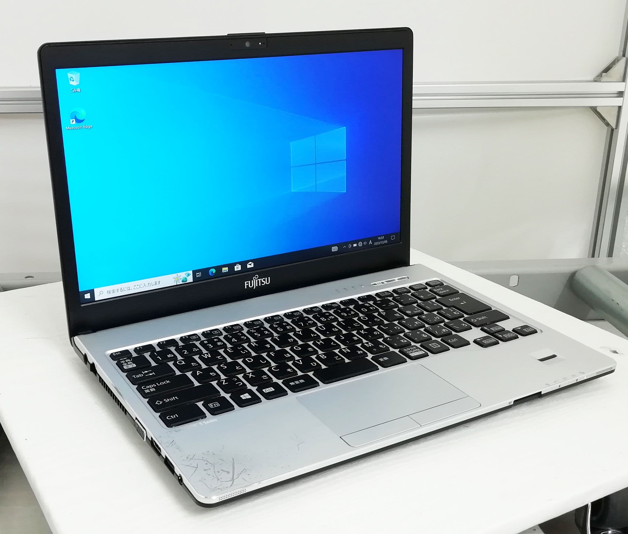 Refurbished Fujitsu Lifebook S937 Intel Core i5 7th Gen 8GB RAM 128GB SSD 13.3-inch Full HD Display Laptop Windows 10 Pro with Fingerprint Sensor HDMI Wi-Fi Bluetooth 5500mAh Battery Capacity