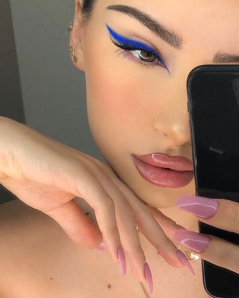 3pcs Neon Eyeliner Eyepencil Trendy Chic Retro Makeup 3pcs Neon Eyeliner Eyepencil Trendy Chic Retro Makeup Cat Eye Winged Eyeliner Neon Colors Eyeshadow MUA Make Up School Artist Photography