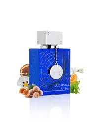 Club de Nuit Iconic by Armaf Top notes are Grapefruit, Lemon, Mint, Pink Pepper Coriander; middle notes are Ginger, Melon, Nutmeg and Jasmine; base are Woody Notes, Incense, Sandalwood, Amber, Cedar
