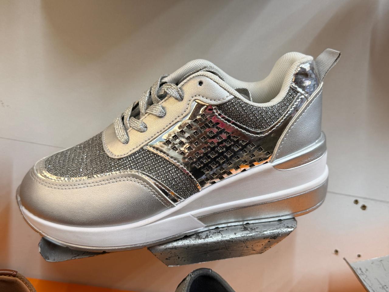 Classic Unisex Fashion Wedge Sneakers/Platform Sneakers with a Gold and Silver Finish Size 36-41