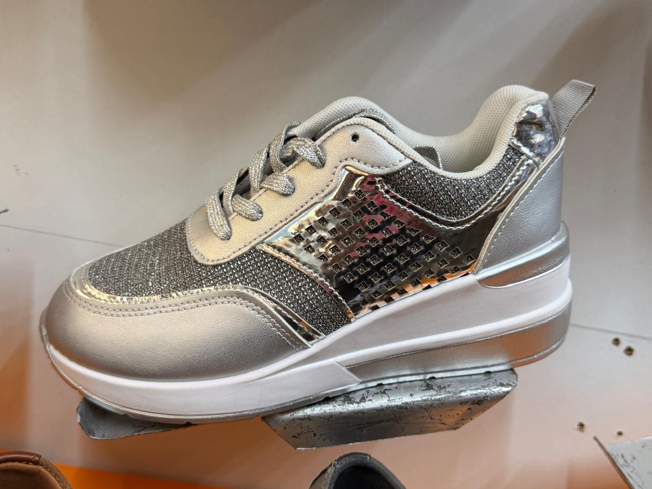 Classic Unisex Fashion Wedge Sneakers/Platform Sneakers with a Gold and Silver Finish Size 36-41